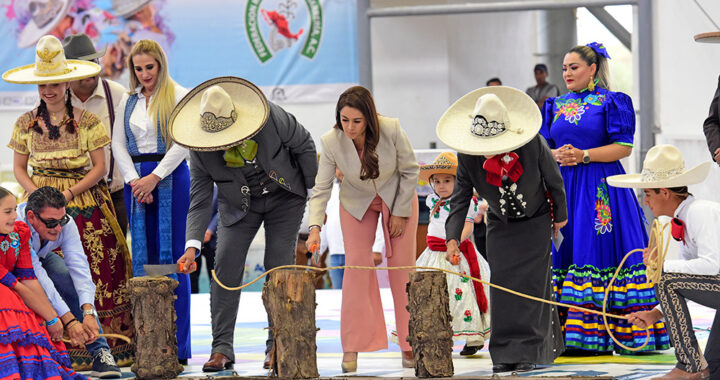 AGUASCALIENTES, ESPECTACULAR EN LA INAUGURACIÓN DEL CAMPEONATO NACIONAL INFANTIL, JUVENIL Y DE ESCARAMUZAS.