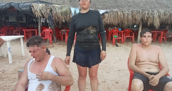 Rescatan Guardavidas de Nayarit a tres (3) turistas que presentaran dificultades para salir del mar en playa del municipio de Compostela.