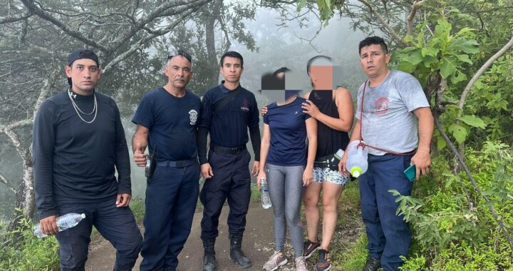 Rescata SSPC a dos (2) femeninas que se encontraran extraviadas en el cerro de San Juan de Tepic.