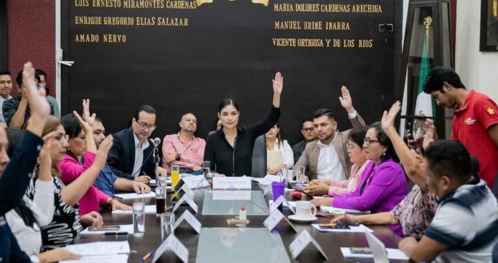 Aprueba Cabildo propuesta de Geraldine para que madres solteras tengan descuentos.