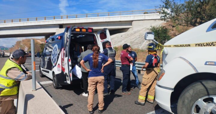 Atiende SSPC el reporte de un hecho de tránsito en la autopista Jala – Compostela.