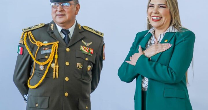 El Ejército Mexicano, sinónimo de valor, lealtad y compromiso ; Rocío Esther González García.