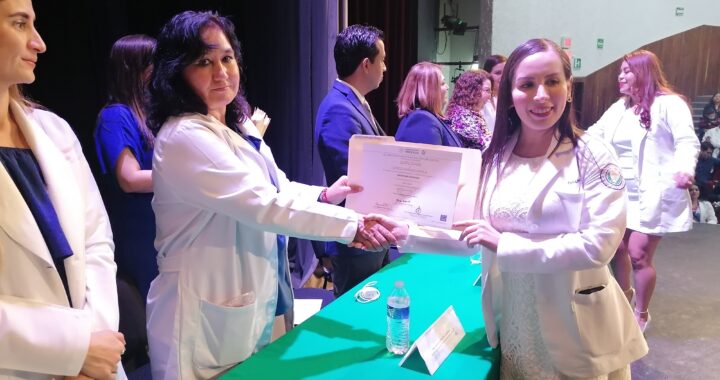 En ceremonia de clausura de los cursos de especialidad médicas, egresan 66 médicos de tres especialidades del IMSS Nayarit.