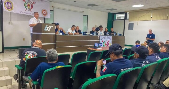 Capacitación Integral para Bomberos en Nayarit a través del 5to Simposium Logística.