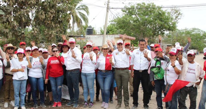 ROSAMORADA Y TUXPAN SE SUMAN CON PAVEL JARERO A LAS CAMINATAS POR LA VICTORIA DEL PUEBLO .