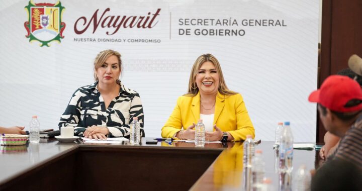 Gobierno estatal atiende a integrantes de la colonia Nueva Esperanza de Tepic.