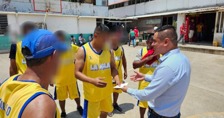 Brinda SSPC actividades recreativas en el “CERESO” Venustiano Carranza por motivos del día del padre.