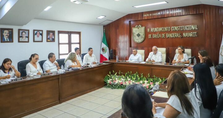 Acude gobernador de Nayarit, como invitado especial a la Sesión de Cabildo de Bahía de Banderas.