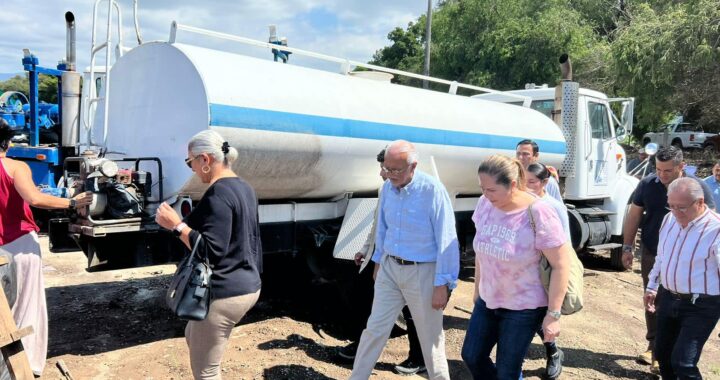 GOBERNADOR DEL ESTADO ATIENDE Y RESUELVE PROBLEMA DE AGUA POTABLE EN LA COLONIA SAN JUAN DE TEPIC.