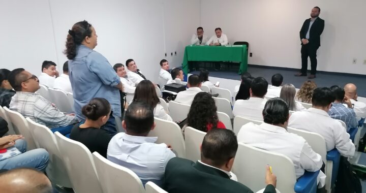 Se reúne titular del IMSS en Nayarit con directores de unidades médicas y hospitales para fortalecer atención a población derechohabiente.