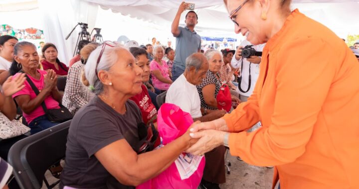 Lleva Beatriz Estrada bienestar y progreso a Rosamorada.