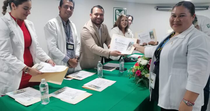 Egresan del IMSS Nayarit profesionales técnicos bachilleres en Radiología e Imagen, generación 2021-2024.