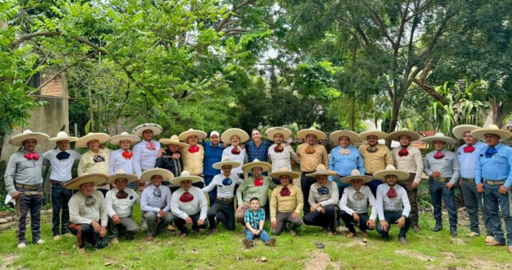 TODO EL APOYO A LA CHARRERÍA EN BAHÍA DE BANDERAS ; HÉCTOR SANTANA .