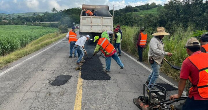 GOBERNADOR NAVARRO QUINTERO INICIA REHABILITACIÓN DE CARRETERAS EN NAYARIT.