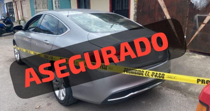 Asegura SSPC vehículo implicado en un hecho de detonaciones de arma de fuego y trabaja en la búsqueda de los presuntos responsables en la capital Nayarita.