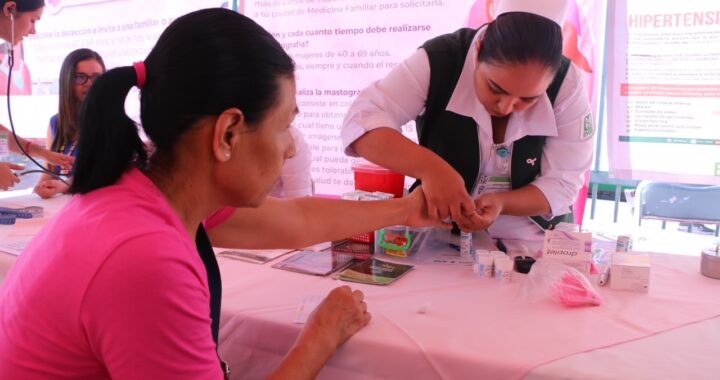 Conmemora IMSS Nayarit Día Mundial de la Lucha contra el Cáncer de Mama con Feria de la Salud PrevenIMSS.