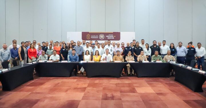 Héctor Santana instala Consejo Municipal de Protección Civil en Bahía de Banderas.