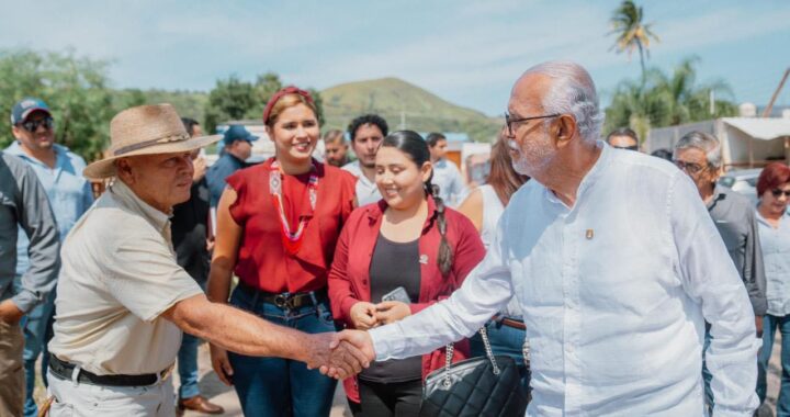 Miguel Ángel Navarro Quintero supervisa obra del puente vehicular en Mexpan, Ixtlán del Río.