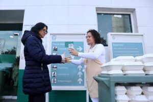 Voluntariado IMSS entrega 850 refrigerios en seis hospitales del Sur de la CDMX.