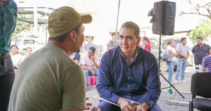 El objetivo es escucharlos, atenderlos y resolverles”; Héctor Santana encabeza la Audiencia Ciudadana número 28 en Mezcales.