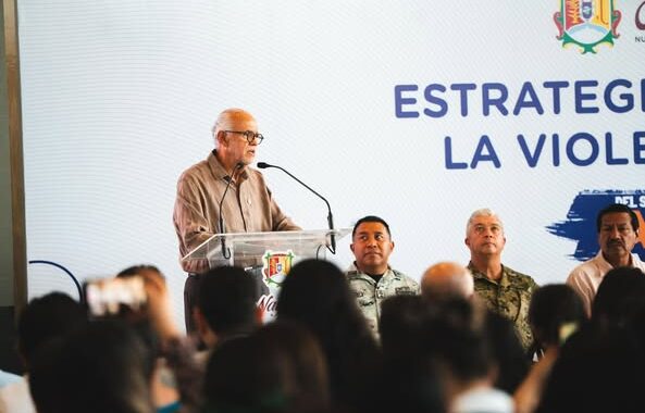 Miguel Ángel Navarro y Beatriz Estrada presentan Estrategia Estatal contra la Violencia de Género.