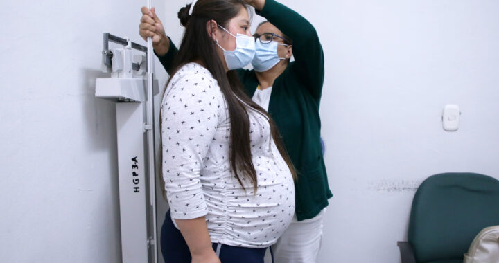 Mantiene IMSS campañas permanentes de promoción y prevención para cuidar la salud de las mujeres en todas las etapas de la vida.