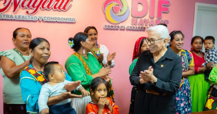Mujeres emprendedoras de La Yesca agradecen a Beatriz Estrada por su apoyo incondicional.