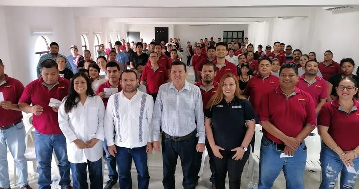 Firman IMSS Nayarit y CROC acuerdos para ampliar servicios médicos a trabajadores.
