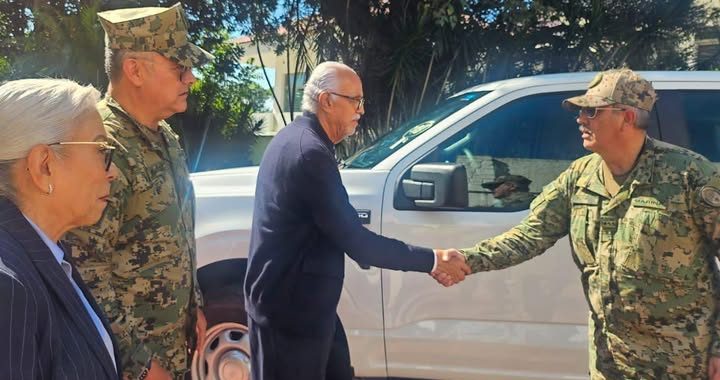 Entregan vehículos a la Secretaría de Marina para fortalecer labores de seguridad en Nayarit.