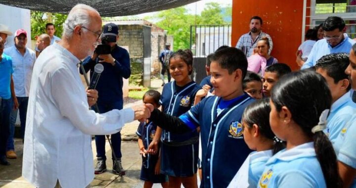 Escuelas dignas para construir un futuro de oportunidades .