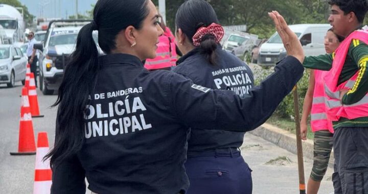 Inician servicio comunitario ciudadanos infractores de Bahía de Banderas ; Héctor Santana impulsa acciones de concientización y trabajo conjunto .