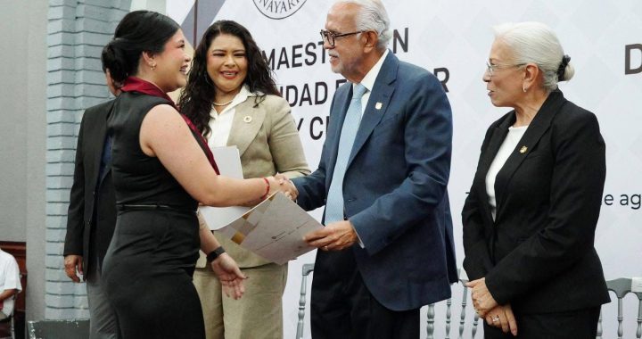 Concluyen maestrías que fortalecen la justicia en Nayarit .
