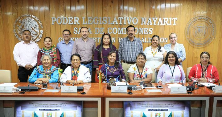 Reconoce Congreso a mujeres indígenas.
