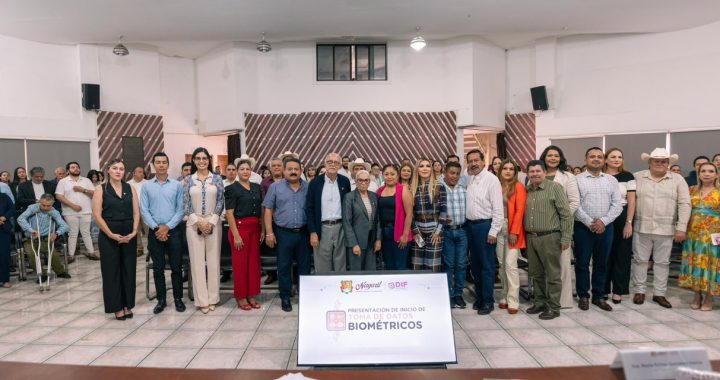 Modernizan Miguel Ángel Navarro y Beatriz Estrada los servicios del Registro Civil.