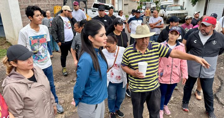 Atiende Geraldine a vecinos del Pedregal y Ampliación Pedregal de San Juan .