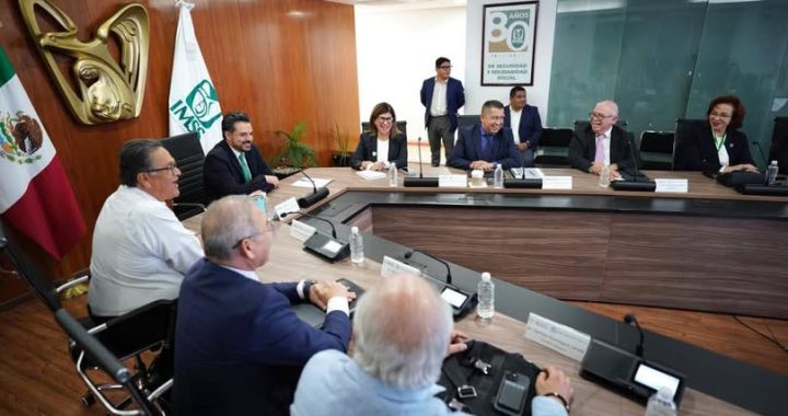 Reunión con Delegaciones Estratégicas para garantizar más cirugías y consultas y menos tiempos de espera ; 2-30-100 .