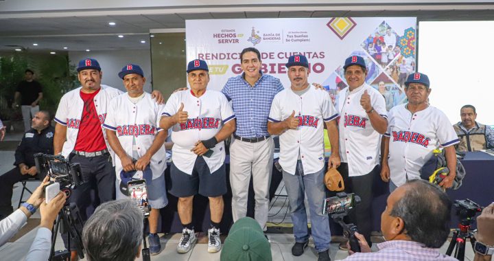 Con acciones en obra pública, salud y deporte ;Héctor Santana rinde cuentas al pueblo de Bahía de Banderas .