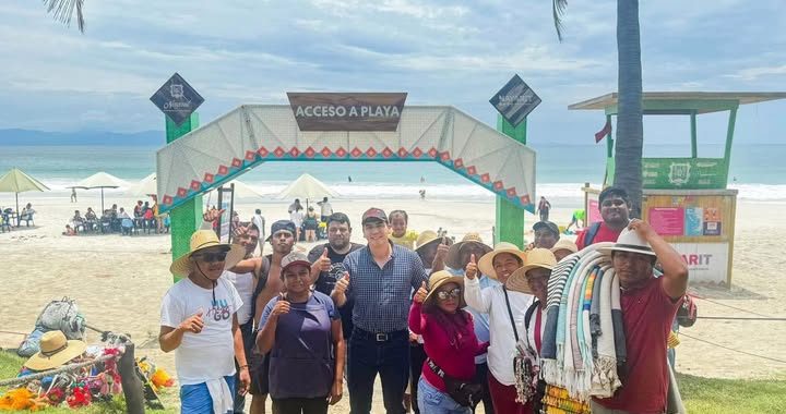 Héctor Santana cumple ; se libera el acceso público a la Playa Destiladeras en PuntaDeMita .