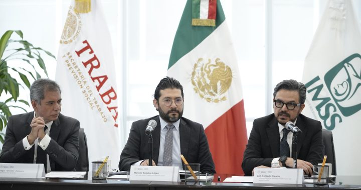Firman IMSS y SNTSS Contrato Colectivo de Trabajo2025-2027, con incremento histórico del 8.1 por cientoen salario y prestaciones.