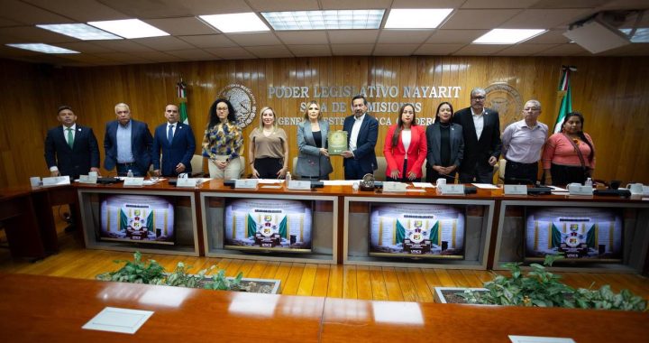 Recibe Cámara de Diputados el IV Informe de Gobierno.