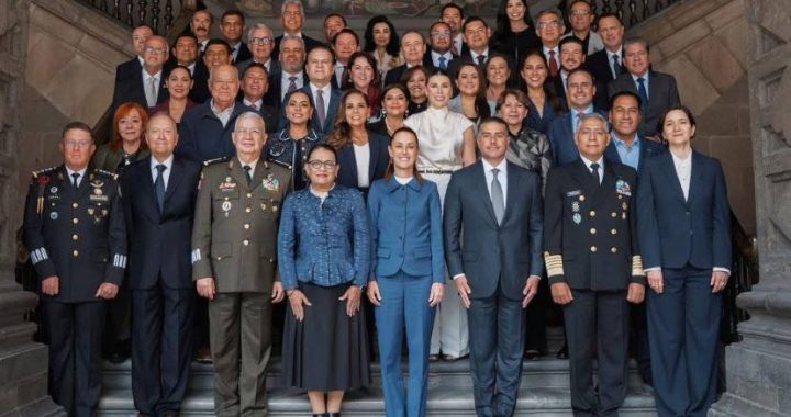 Geraldine, la única alcaldesa del país en reunión en Palacio Nacional.