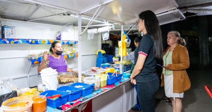 Anuncia Geraldine sustitución de luminarias en el parque de El Rodeo.