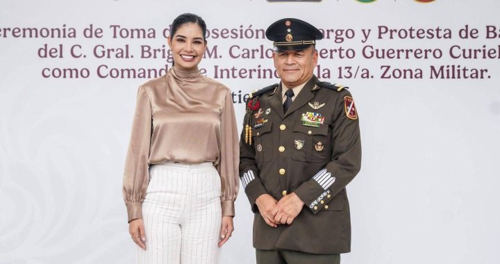 Geraldine Ponce asiste a toma de protesta del nuevo Comandante de la 13va Zona Militar.