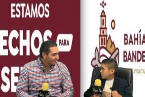 CARLITO ENTREVISTA A HECTOR SANTANA PREVIO A SU PRIMER GRITO DE INDEPENDENCIA , EN SU NATAL BADEBA.