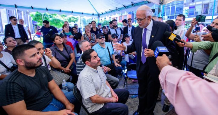 Apoyo inmediato del doctor Navarro a locatarios del Mercado Juan Escutia tras el incendio.