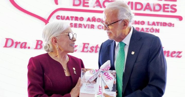 Con el corazón por Nayarit ; Cuatro años de trabajo y amor por las familias .