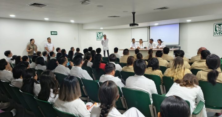 Forma IMSS Nayarit a 333 médicas y médicos residentes.