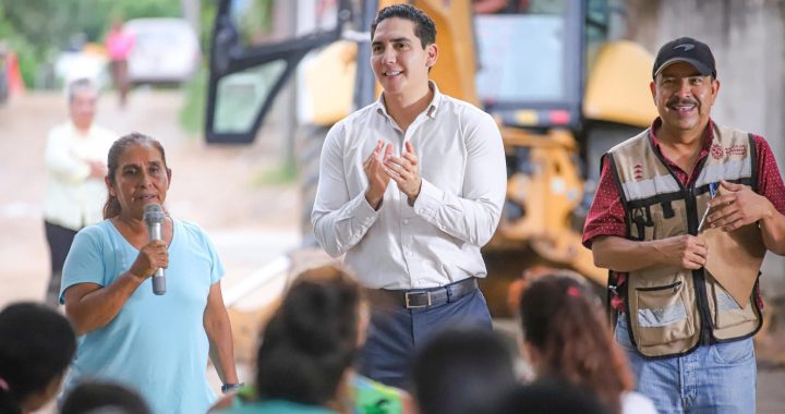 Sayulita ya no será un pueblo olvidado» ; Héctor Santana.