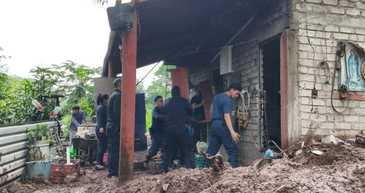 Geraldine Ponce anuncia reconstrucción de vivienda en Lo de García .