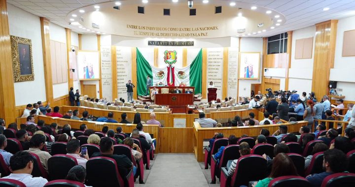 Comparecen ante Congreso titulares de Educación y Salud.